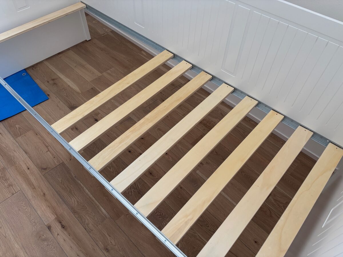 HEMNES(ヘムネス)デイベッドフレーム