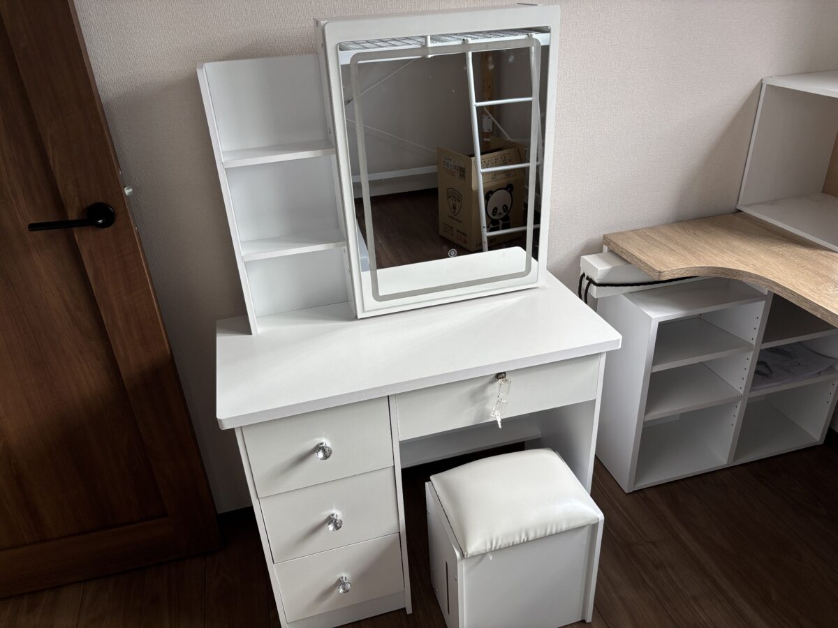 大阪府のお客様 | ドレッサーの組立て依頼をいただきました