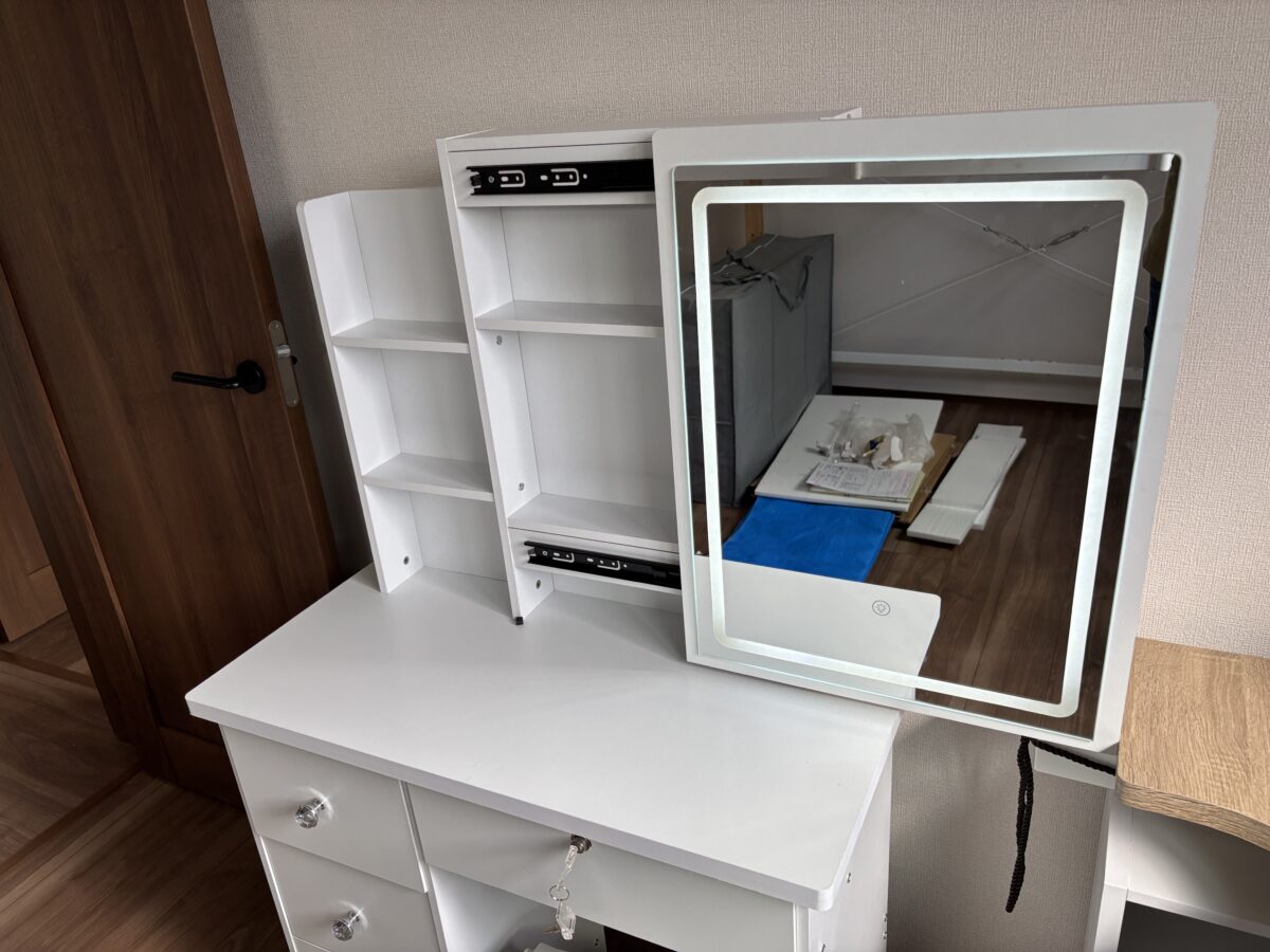 大阪府のお客様 | ドレッサーの組立て依頼をいただきました